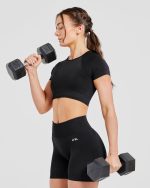 Adapt Seamless Crop Top - Black - Image 8