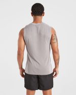 Attain Seamless Vest - Woodland Fog - Image 2